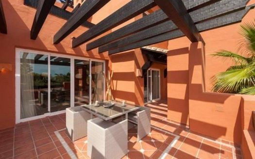 Apartamento de 2 dormitorios en Nueva Andalucia