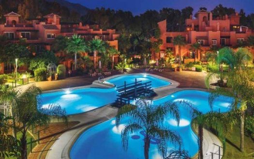 Apartamento de 2 dormitorios en Nueva Andalucia