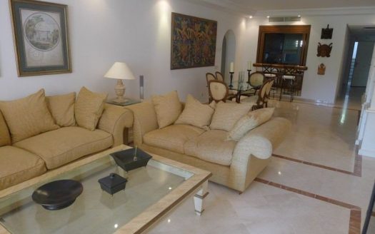 Apartamento de 2 dormitorios en Puerto Banus