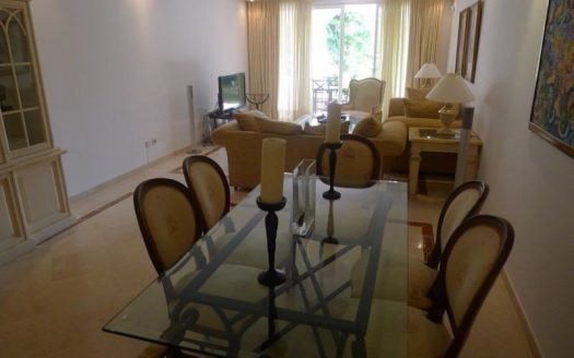 Apartamento de 2 dormitorios en Puerto Banus