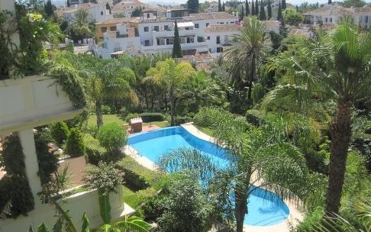 Ático de 2 dormitorios en Milla de Oro