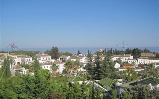 Ático de 2 dormitorios en Milla de Oro