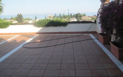 Ático de 2 dormitorios en Milla de Oro