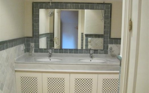 Ático de 2 dormitorios en Milla de Oro