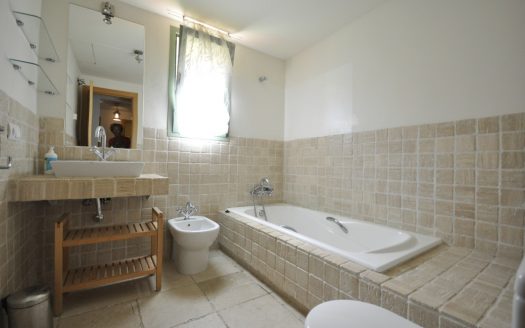 Apartamento de 2 dormitorios en Benahavis