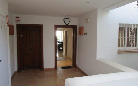 Apartamento de 2 dormitorios en Nueva Andalucia