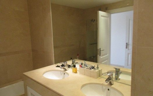 Apartamento de 2 dormitorios en Nueva Andalucia