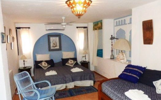 Villa de 8 dormitorios en El Real Panorama