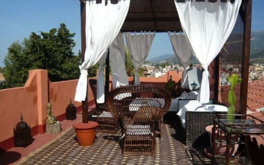 Villa de 8 dormitorios en El Real Panorama