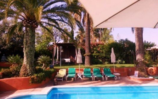 Villa de 8 dormitorios en El Real Panorama