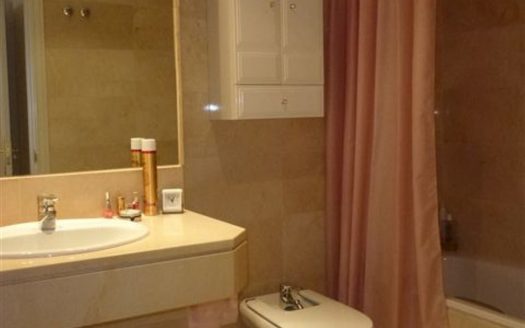 Apartamento de 2 dormitorios en Puerto Banus