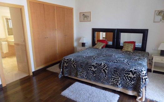 Apartamento de 2 dormitorios en Puerto Banus