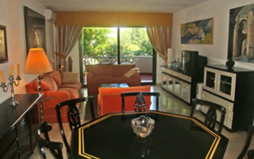 Apartamento de 2 dormitorios en Nueva Andalucia