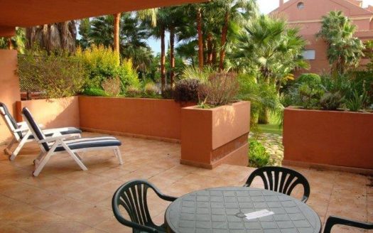 Apartamento de 2 dormitorios en Puerto Banus