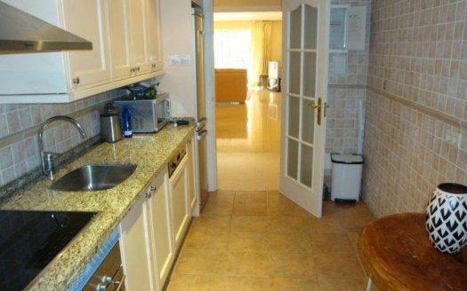 Apartamento de 2 dormitorios en Puerto Banus