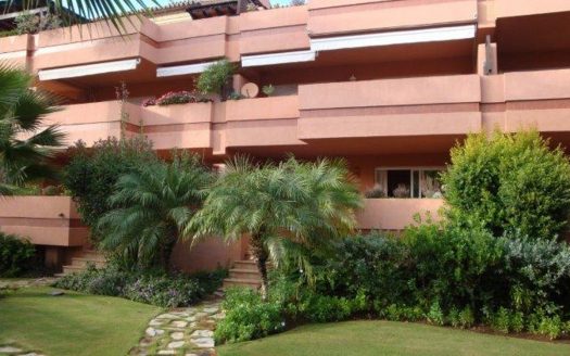 Apartamento de 2 dormitorios en Puerto Banus