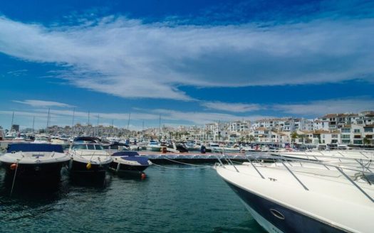Apartamento de 2 dormitorios en Puerto Banus