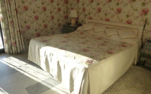 Apartamento de 3 dormitorios en Puerto Banus