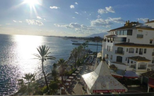 Apartamento de 3 dormitorios en Puerto Banus