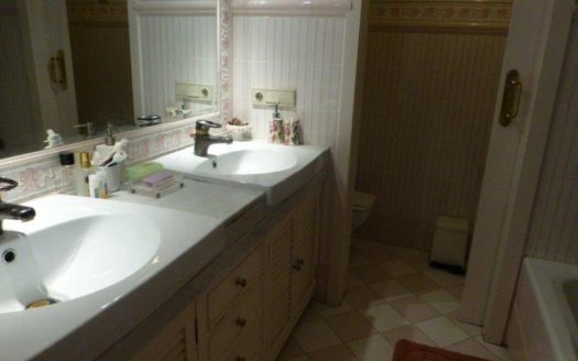 Apartamento de 3 dormitorios en Puerto Banus