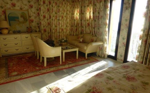 Apartamento de 3 dormitorios en Puerto Banus