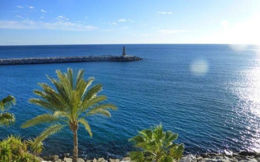 Apartamento de 3 dormitorios en Puerto Banus