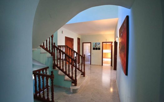 Villa de 5 dormitorios en Nueva Andalucia