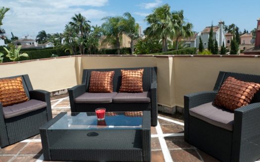 Villa de 5 dormitorios en Nueva Andalucia