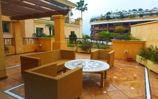 Apartamento de 2 dormitorios en Puerto Banus
