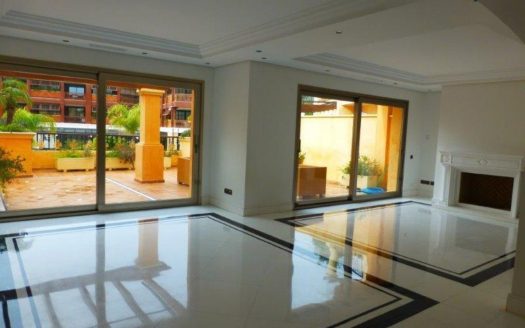 Apartamento de 2 dormitorios en Puerto Banus