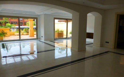 Apartamento de 2 dormitorios en Puerto Banus