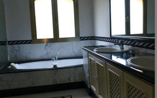 Apartamento de 2 dormitorios en Puerto Banus