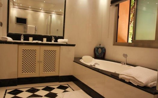 Apartamento de 2 dormitorios en Puerto Banus