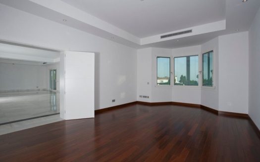 Villa de 5 dormitorios en Milla de Oro