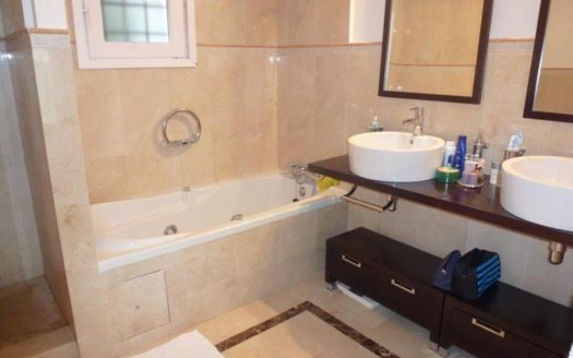 Apartamento de 3 dormitorios en Puerto Banus