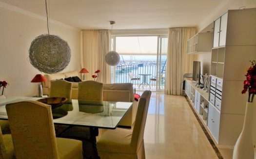 Apartamento de 3 dormitorios en Puerto Banus