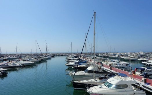 Apartamento de 3 dormitorios en Puerto Banus