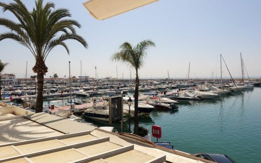 Apartamento de 3 dormitorios en Puerto Banus