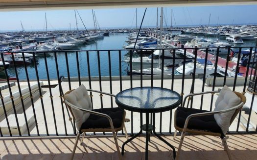 Apartamento de 3 dormitorios en Puerto Banus