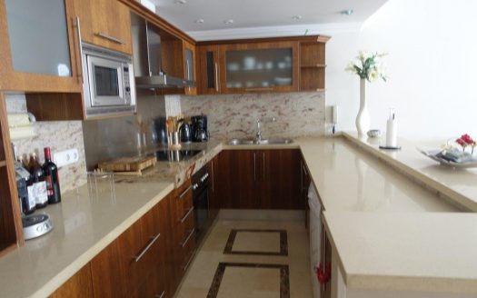 Apartamento de 3 dormitorios en Puerto Banus