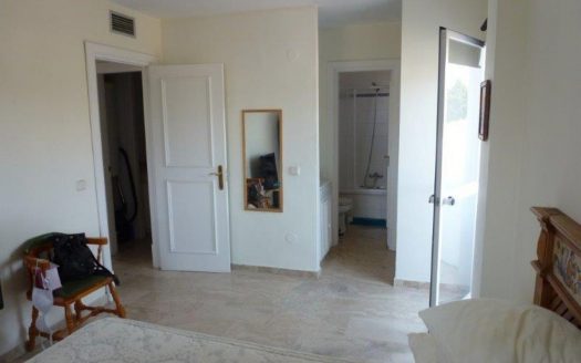 Apartamento de 3 dormitorios en Nueva Andalucia