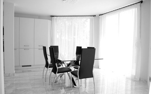 Villa de 3 dormitorios en Nueva Andalucia