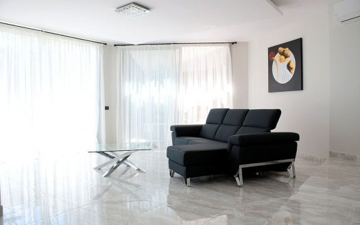 Villa de 3 dormitorios en Nueva Andalucia