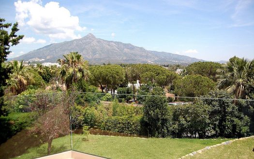 Villa de 3 dormitorios en Nueva Andalucia