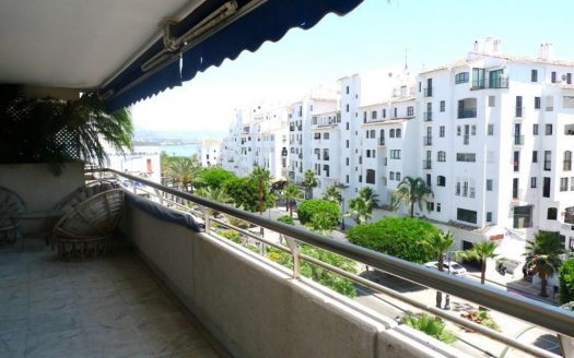Apartamento de 3 dormitorios en Puerto Banus