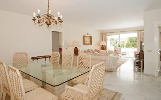 Apartamento de 3 dormitorios en Puerto Banus