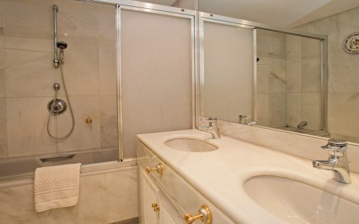 Apartamento de 3 dormitorios en Puerto Banus