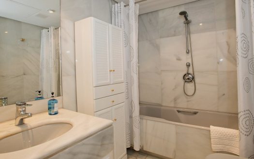 Apartamento de 3 dormitorios en Puerto Banus