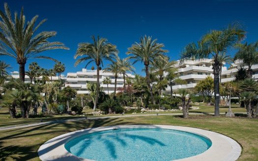 Apartamento de 3 dormitorios en Puerto Banus