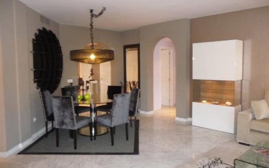 Apartamento de 2 dormitorios en Puerto Banus